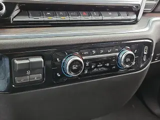 GMC Sierra 1500 2025 4x4 SLT 4 puertas Cabina Crew 5.8 pies. SB