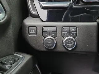 GMC Sierra 1500 2025 4x4 SLT 4 puertas Cabina Crew 5.8 pies. SB