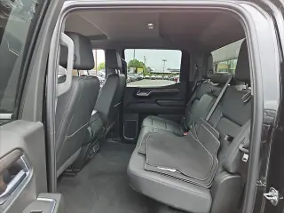 GMC Sierra 1500 2025 4x4 SLT 4 puertas Cabina Crew 5.8 pies. SB