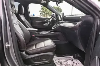 Ford Explorer 2025 AWD Platinum 4 puertas SUV
