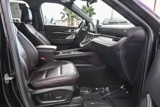 Ford Explorer 2025 AWD Platinum 4 puertas SUV
