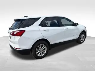Chevrolet Equinox 2021 LS 4 puertas SUV con paquete 1LS