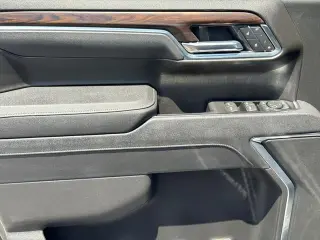 GMC Sierra 1500 2025 4x4 SLT Cabina Crew 4 puertas 5.8 pies. Caja corta