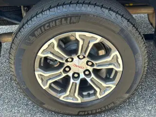 GMC Sierra 1500 2025 4x4 SLT Cabina Crew 4 puertas 5.8 pies. Caja corta