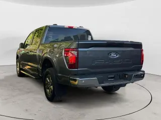 Ford F-150 2025 4x4 XLT 4 puertas SuperCrew 5.5 pies. SB