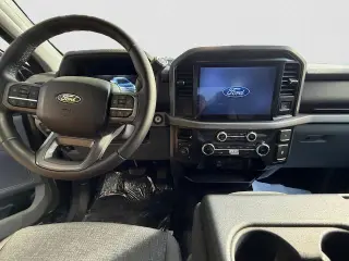 Ford F-150 2025 4x4 XLT 4 puertas SuperCrew 5.5 pies. SB