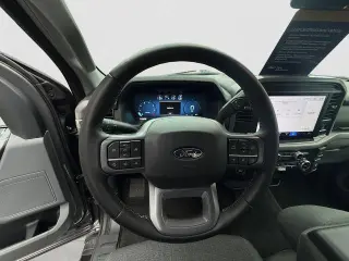Ford F-150 2025 4x4 XLT 4 puertas SuperCrew 5.5 pies. SB