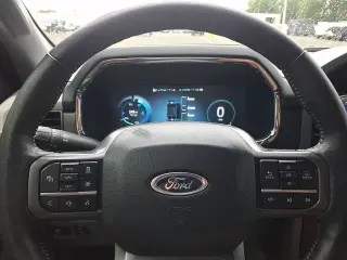 Ford F-150 Lightning 2023 AWD XLT 4 puertas SuperCrew 5.5 pies. SB
