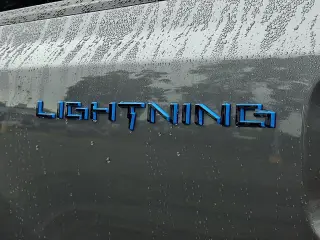 Ford F-150 Lightning 2023 AWD XLT 4 puertas SuperCrew 5.5 pies. SB