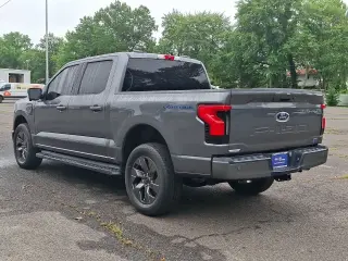 Ford F-150 Lightning 2023 AWD XLT 4 puertas SuperCrew 5.5 pies. SB