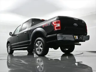 Ford F-150 2018 4x4 XLT 4 puertas SuperCrew 5.5 pies. Caja corta
