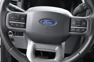 Ford F-150 2025 4x4 XLT 4 puertas SuperCrew 5.5 pies SB