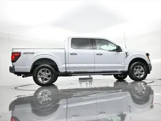 Ford F-150 2025 4x4 XLT 4 puertas SuperCrew 5.5 pies SB