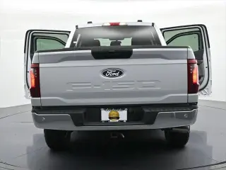 Ford F-150 2025 4x4 XLT 4 puertas SuperCrew 5.5 pies SB