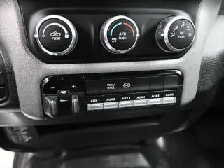 Ram 3500 2024 4x2 Tradesman 4 puertas Cabina de tripulación 172.4 pulg. WB DRW Chasis