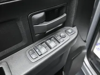 Ram 3500 2024 4x2 Tradesman 4 puertas Cabina de tripulación 172.4 pulg. WB DRW Chasis