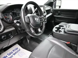 Ram 3500 2024 4x2 Tradesman 4 puertas Cabina de tripulación 172.4 pulg. WB DRW Chasis