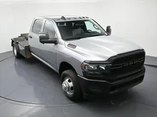 Ram 3500 2024 4x2 Tradesman 4 puertas Cabina de tripulación 172.4 pulg. WB DRW Chasis