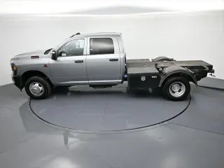 Ram 3500 2024 4x2 Tradesman 4 puertas Cabina de tripulación 172.4 pulg. WB DRW Chasis