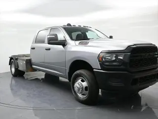 Ram 3500 2024 4x2 Tradesman 4 puertas Cabina de tripulación 172.4 pulg. WB DRW Chasis