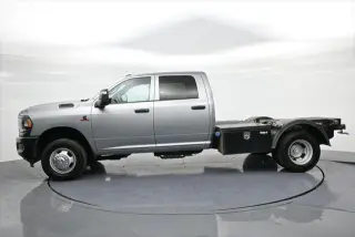 Ram 3500 2024 4x2 Tradesman 4 puertas Cabina de tripulación 172.4 pulg. WB DRW Chasis