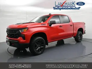 Chevrolet Silverado 1500 2024 4x4 Custom Trail Boss 4 puertas Cabina Crew 5.8 pies. SB