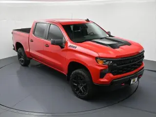 Chevrolet Silverado 1500 2024 4x4 Custom Trail Boss 4 puertas Cabina Crew 5.8 pies. SB