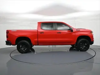 Chevrolet Silverado 1500 2024 4x4 Custom Trail Boss 4 puertas Cabina Crew 5.8 pies. SB