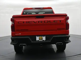 Chevrolet Silverado 1500 2024 4x4 Custom Trail Boss 4 puertas Cabina Crew 5.8 pies. SB