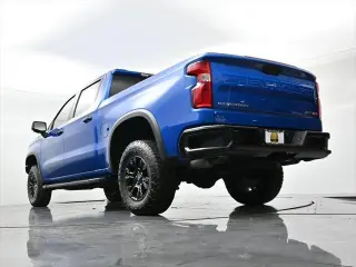 Chevrolet Silverado 1500 2022 4x4 ZR2 4 puertas Cabina doble 5.8 pies. Caja corta
