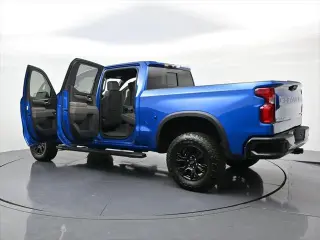 Chevrolet Silverado 1500 2022 4x4 ZR2 4 puertas Cabina doble 5.8 pies. Caja corta