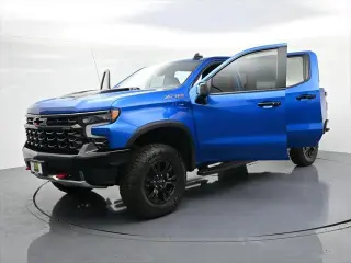 Chevrolet Silverado 1500 2022 4x4 ZR2 4 puertas Cabina doble 5.8 pies. Caja corta