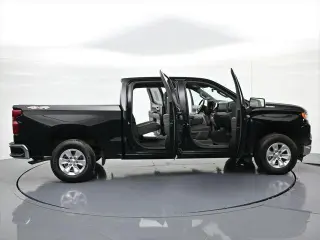 Chevrolet Silverado 1500 2025 4x4 LT 4 puertas Cabina Crew 5.8 pies. SB con 1LT