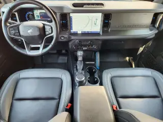 Ford Bronco 2024 4x4 Black Diamond 4 puertas SUV