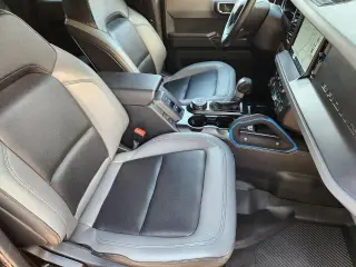 Ford Bronco 2024 4x4 Black Diamond 4 puertas SUV
