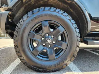 Ford Bronco 2024 4x4 Black Diamond 4 puertas SUV