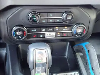 Ford Bronco 2024 4x4 Black Diamond 4 puertas SUV