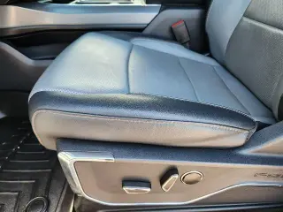 Ford F-150 Lightning 2023 AWD Lariat 4 puertas SuperCrew 5.5 pies. SB