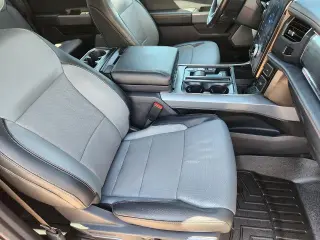 Ford F-150 Lightning 2023 AWD Lariat 4 puertas SuperCrew 5.5 pies. SB