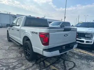 Ford F-150 2024 4x4 STX 4 puertas SuperCrew 5.5 pies. SB