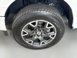 Ford F-150 2025 4x4 STX 4 puertas SuperCrew 5.5 pies. SB