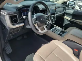 Ford Expedition 2024 4x2 XLT 4 puertas SUV