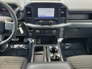 Ford F-150 2023 4x2 XL 4 puertas SuperCrew 6.5 pies. SB
