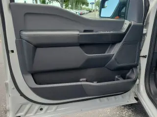 Ford F-150 2023 4x2 XL 4 puertas SuperCrew 6.5 pies. SB
