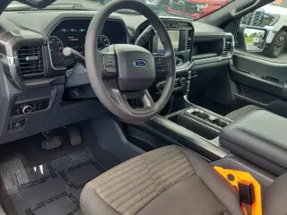 Ford F-150 2023 4x2 XL 4 puertas SuperCrew 6.5 pies. SB