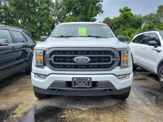 Ford F-150 2022 4x2 XLT 4 puertas SuperCrew 5.5 pies. SB