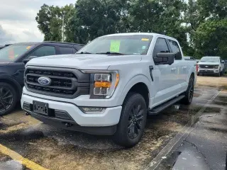 Ford F-150 2022 4x2 XLT 4 puertas SuperCrew 5.5 pies. SB