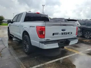 Ford F-150 2022 4x2 XLT 4 puertas SuperCrew 5.5 pies. SB