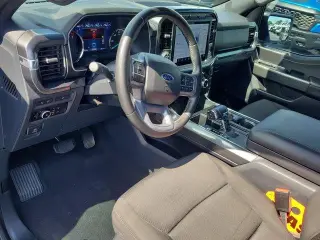 Ford F-150 2023 4x4 XLT 4 puertas SuperCrew 5.5 pies. SB
