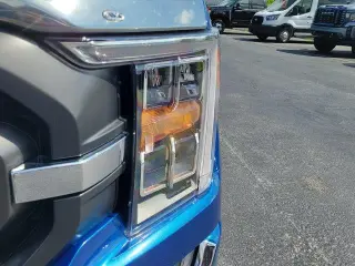 Ford F-150 2023 4x4 XLT 4 puertas SuperCrew 5.5 pies. SB
